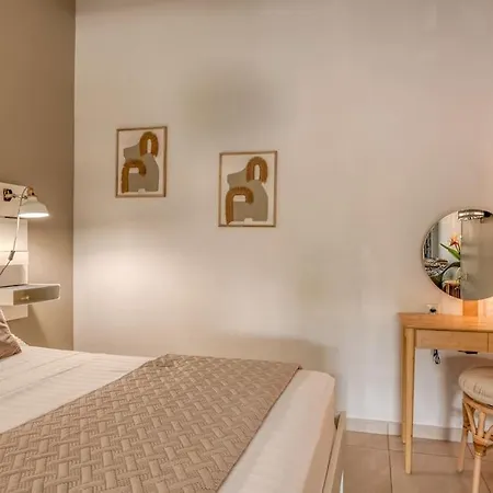 Modern 2 With A Yard Apartment Chania (Crete)