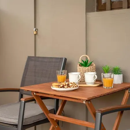 Апартаменты Modern 2 With A Yard Ханья