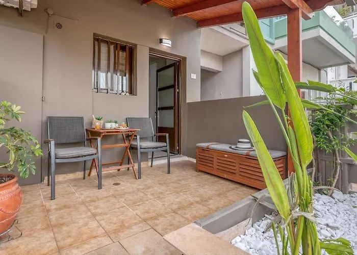 Apartment Modern 2 With A Yard