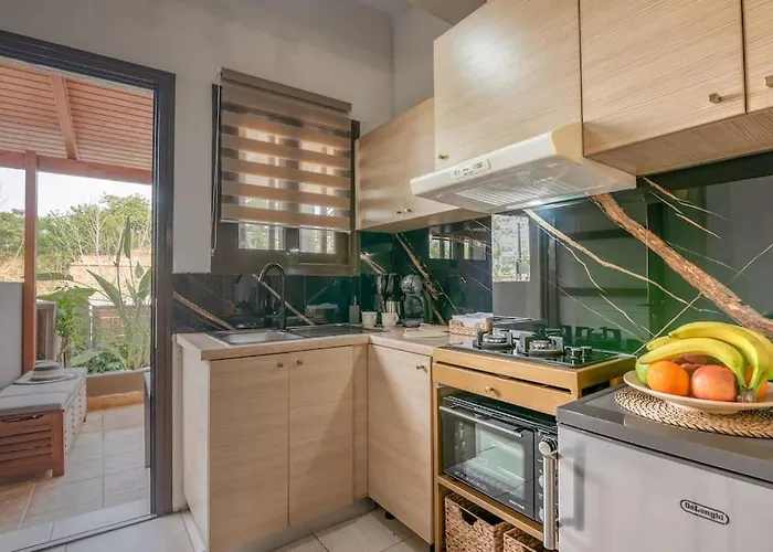 Διαμέρισμα Modern 2 With A Yard *