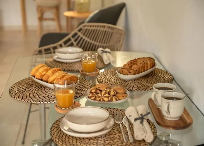 Modern 2 With A Yard Διαμέρισμα