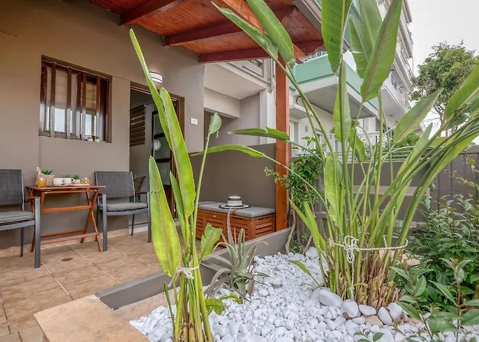 Modern 2 With A Yard *