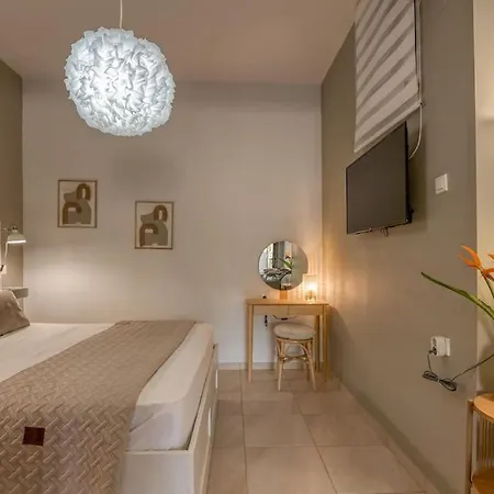 Апартаменти Modern 2 With A Yard Ханья (Крит)