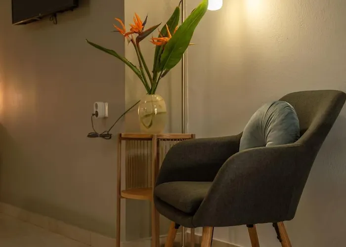 Modern 2 With A Yard 아파트 *