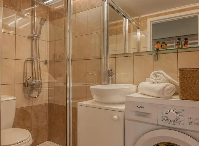 Modern 2 With A Yard * 하니아