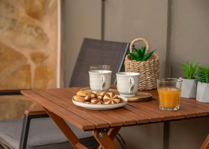 Modern 2 With A Yard 하니아